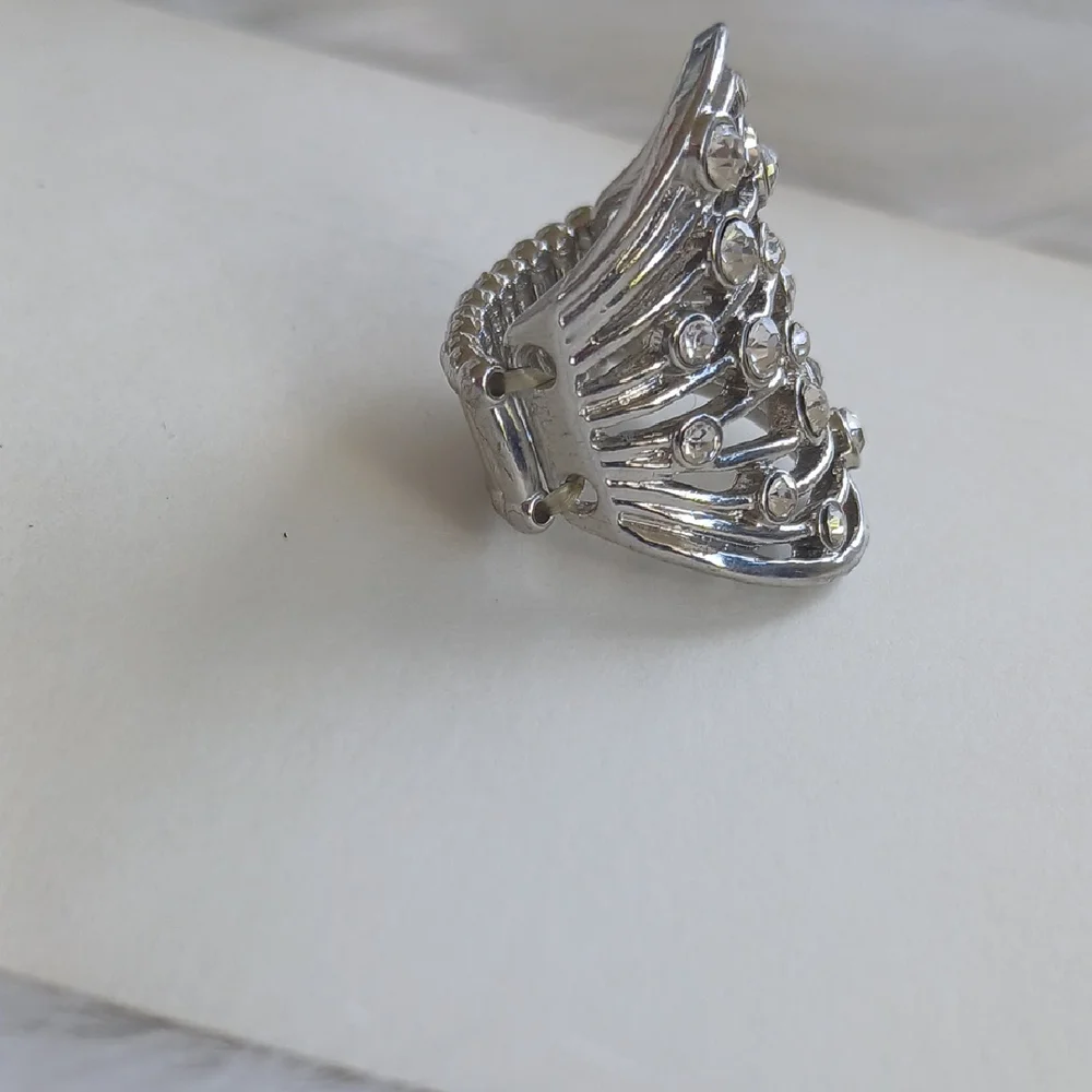 Paparazzi Silver Ring with Dazzling Accents - Picture 2 of 10